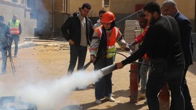 بالصور .. شاهد تجربة إخلاء ناجحة لمباني كلية التربية النوعية جامعة عين شمس