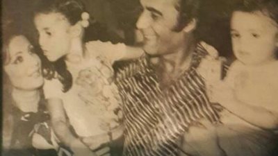 ”من صندوق الذكريات”.. صورة نادرة لـ محمود ياسين وشهيرة وأبنائهم