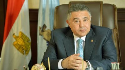 محافظ البحر الأحمر : الضرب بيد من حديد لمحتكري السلع والمتلاعبين بالأسعار