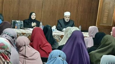 شاهد.. «واعظات الأزهر» يبدأن برنامجًا دعويًا وتثقيفيًا للطالبات الوافدات