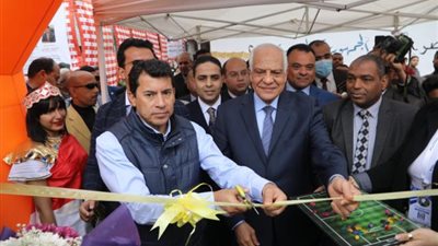 بالصور.. وزير الرياضة ومحافظ الجيزة يشهدان أعمال تطوير ورفع كفاءة مراكز الشباب