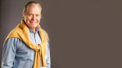 كلاكيت خامس مرة .. رحلة حسين فهمى مع مهرجان القاهرة السينمائي فى 4 دورات