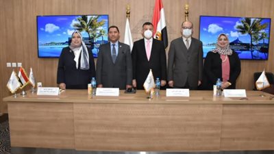 عين شمس تناقش مشروعات تخرج الدفعة الثالثة من الدبلوم المهني في الإستشعار من البعد