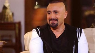 أحمد السقا يستعرض لياقته البدنية برياضة ركوب الخيل