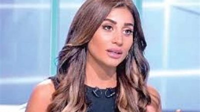 دينا الشربيني تشعل مواقع التواصل الاجتماعي بـ وصلة رقص جريئة