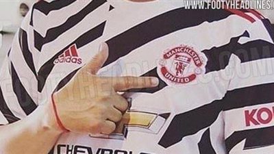 غضب في مانشستر بعد الكشف عن القميص الثالث للشياطين الحمر