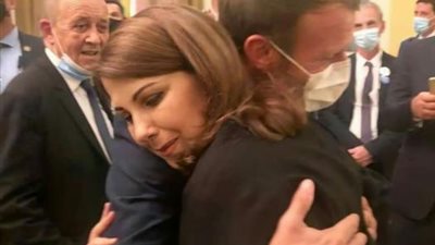 إيمانويل ماكرون يبكي في أحضان ماجدة الرومي وهذا هو طلبه منها.. إليك التفاصيل