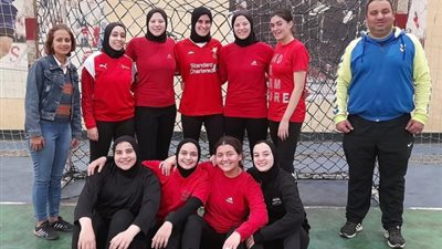 منتخب كرة اليد طالبات لجامعة عين شمس يتوج بالمركز الأول في بطولة دورى الجامعات المصرية