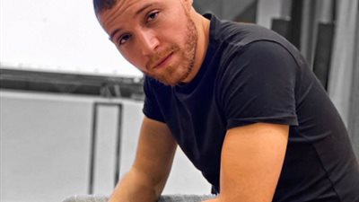 بالفيديو.. محمود حجازي يستعرض لياقته البدنية في الجيم