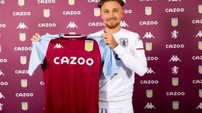 استون فيلا يتعاقد مع المدافع  ماتي كاش