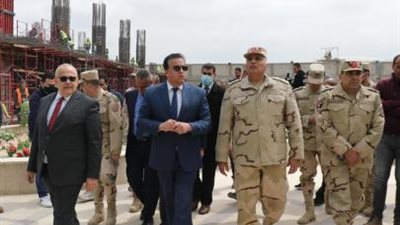 وزير التعليم العالى ورئيس جامعة القاهرة ورئيس الهيئة الهندسية يتفقدون أعمال إنشاء المعهد القومي الجديد للأورام
