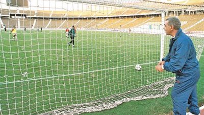 أحمد حسن عن ذكرى رحيل ”الجنرال” : كان سابق عصره.. وأدين له بالفضل