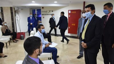 صور.. أشرف صبحي يشهد اختبارات الشباب المتطوعين في بطولة العالم لكرة اليد