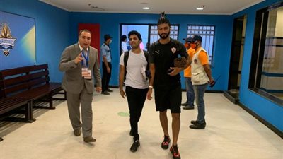 وصول لاعبي الزمالك استاد الدفاع الجوي لخوض مباراة بيراميدز المرتقبة