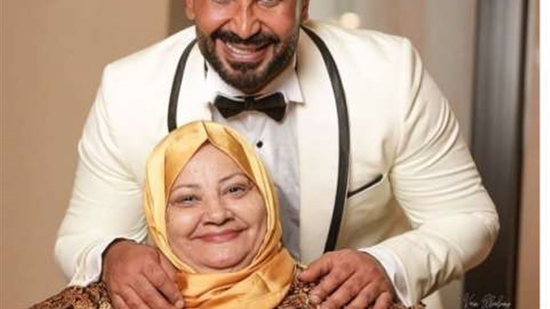 سعد والدته