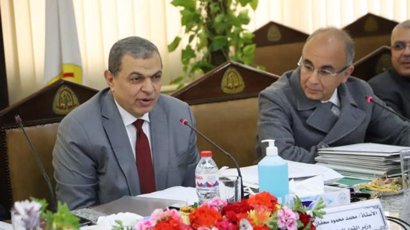 وزير القوى العاملة