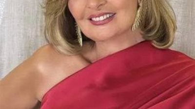 يسرا بإطلالة شبابية في أحدث ظهور لها