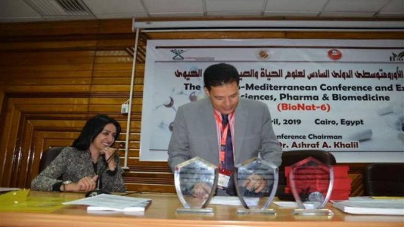 الدكتور أشرف عبد