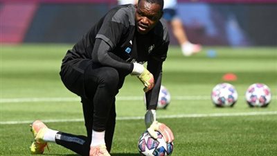 بسبب كورونا..حارس أولمبيك مارسيليا رابع المستبعدين من منتخب فرنسا