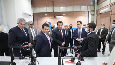وزير التعليم العالي يتفقد مؤسسة جامعات المعرفة الدولية المُستضيفة لفرع جامعة كوفنتري البريطانية