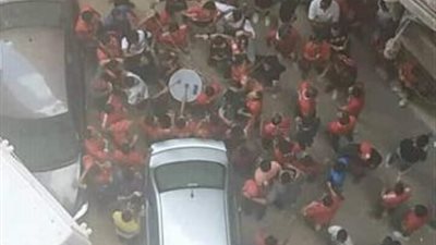 جماهير الأهلي تساند مؤمن زكريا من أمام منزله ”مؤمن زكريا أهلاوي”