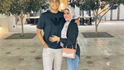 الهداف هداف..زوجة مصطفي محمد تتغزل بزوجها عقب هدفه في بيراميدز