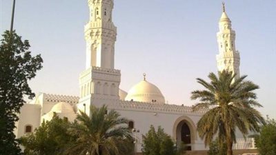 أمر إلهي وريادة دينية..معلومات لا تفوتك عن مسجد ذي القبلتين