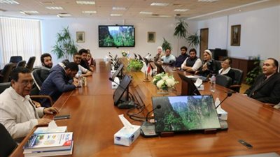 رئيس جامعة النيل الأهلية يلتقي عمداء الكليات واتحاد الطلاب لمناقشة الأنشطة والمشروعات