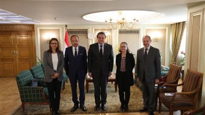 وزير التعليم العالى يبحث آليات التعاون مع مديرة مكتب اليونسكو الإقليمى