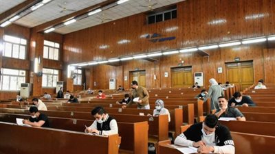 انتهاء اختبارات تحديد المستوى لطلاب كلية الصيدلة العائدين من أوكرانيا بجامعة القاهرة