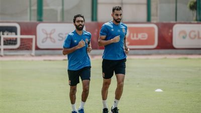 تدريبات تأهيلية لثنائي الأهلي المصاب على هامش المران