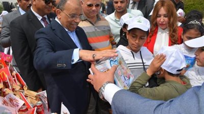 بالصور.. وزير التنمية المحلية ومحافظ القاهرة يشهدان احتفالية القاهرة بيوم اليتيم بحديقة الأزهر