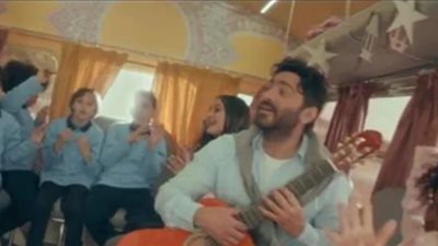 تامر حسنى يتعاون مع أبناءه فى أغنية” رمضان كريم”