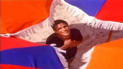 عبدالحليم خضع لرغبة الشباب في ”دقوا الشماسي” وهذه حكاية الأغنية