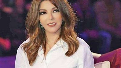 سميرة سعيد تكشف حقيقة خطف الهضبة عمرو دياب أغانيها