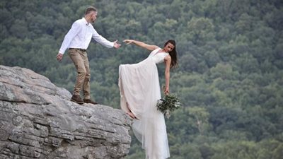 آخر تقاليع كورونا.. أخطر جلسة تصوير في العالم تشعل السوشيال ميديا