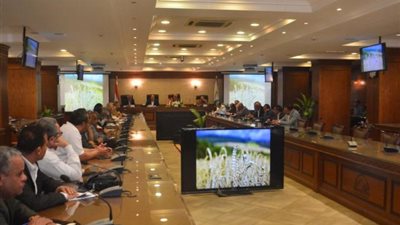 محافظ الجيزة يؤكد الدولة وضعت أسعار غير مسبوقة لتوريد القمح هذا العام