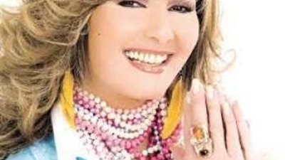 اتهمت مبارك باستخدام الفن لإثارة غرائز الشباب .. والسادات أخطأ مع الإخوان.. وزوجها طلقها غيابياً وحرمها من ابنائها .. حكايات لا تعرفها عن آثار الحكيم