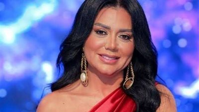 رانيا يوسف تثير الجدل بملابس مثيرة فى حلقة اليوم من ”رامز موفى ستار”
