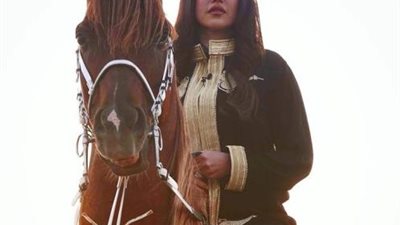 درة تستعرض رشاقتها في رياضة الفروسية