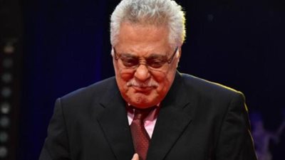 توفيق عبد الحميد يثير الجدل بحذف منشور اعتزاله الفن