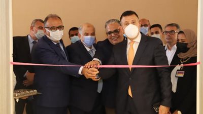 بالصور .. رئيس جامعة عين شمس يفتتح استراحة أعضاء هيئة التدريس بالمستشفى التخصصي