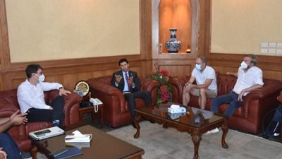 صور.. وزير الرياضة يستعرض مع لجنة الاتحاد الدولى لكرة اليد آخر استعدادات الصالات المستضيفة لمنافسات المونديال