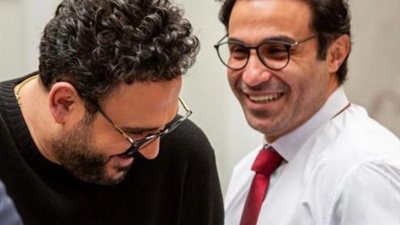 أكرم حسنى يعبر عن سعادته لمشاركة أحمد فهمى فى مسلسل ”مكتوب عليا”