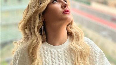 هنا شيحا بإطلالة ناعمة في أحدث ظهور لها