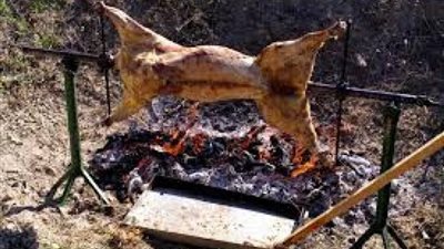 يهودية دبرت المؤامرة.. ومات فيها صديقه.. فأمر بقتلها.. قصة محاولة اغتيال ”سيدنا محمد ” بقطعة لحوم مسمومة