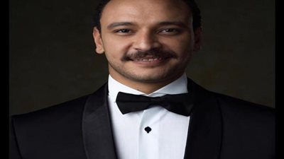 أحمد خالد صالح يصور مشاهده في مسلسل ”أنصاف مجانين”