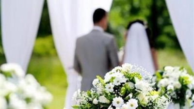 آخر تقاليع كورونا.. عروس تعتدي على المعازيم لهذا السبب الغريب