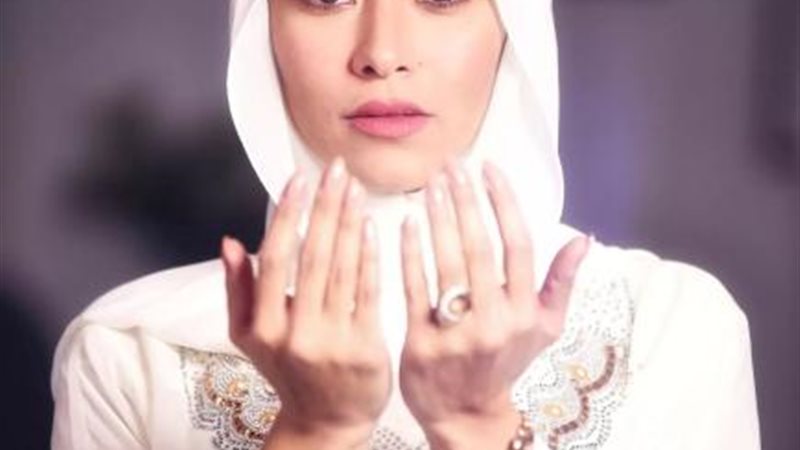 زيزي عادل