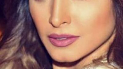 شاهد.. روجينا تخطف الأنظار بإطلالة شبابية